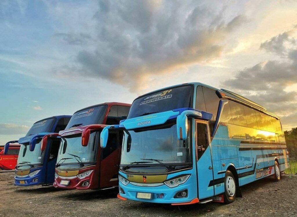 Sewa Bus untuk Liburan Keluarga Besar di Bandung | Nyaman & Praktis